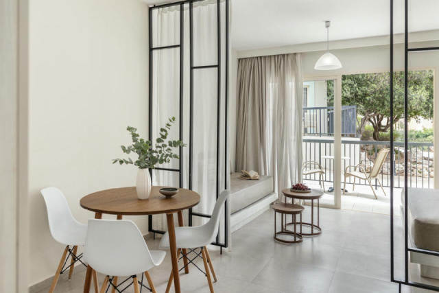 
Louis Paphos Breeze Hotel
