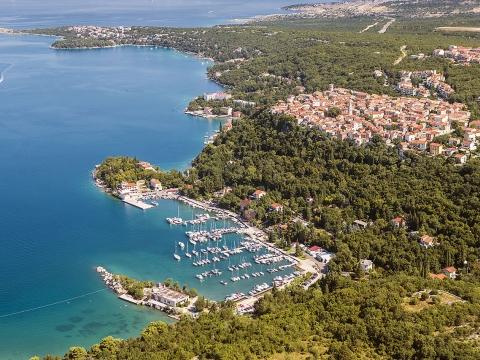 
Hotel Adriatic** - Omisalj - Nyaralás Krk-szigeten
