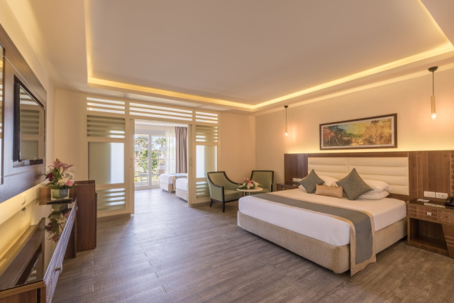 
Albatros Royal Moderna
