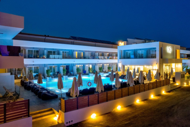 
White Olive Premium Laganas
