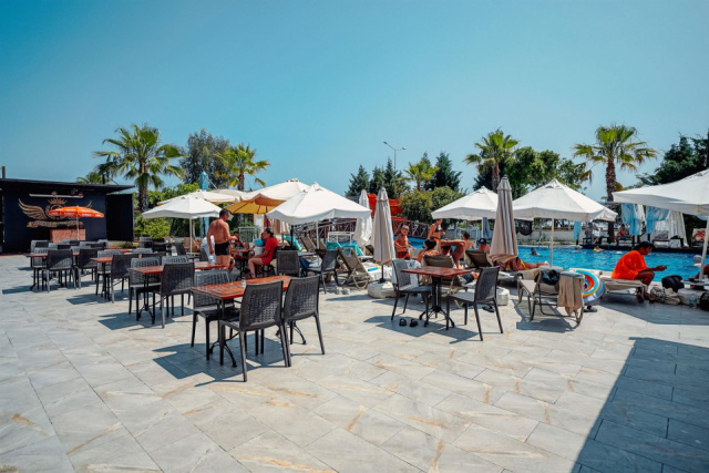 
Sey Beach Hotel & Spa
