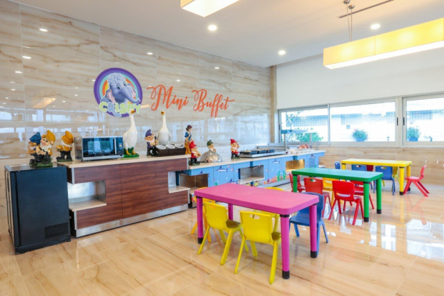 
Crystal Centro Pearl Collection
