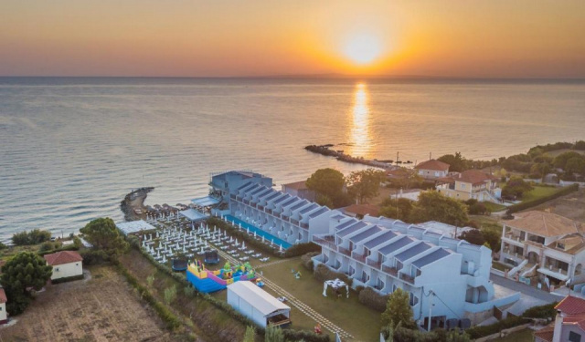 
GOLDEN COAST FAMILY RESORT
