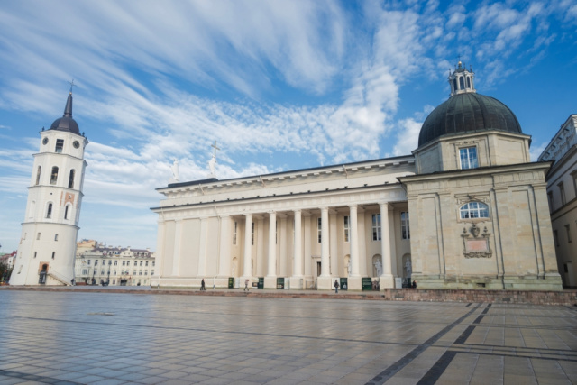 Baltikum ölelésében