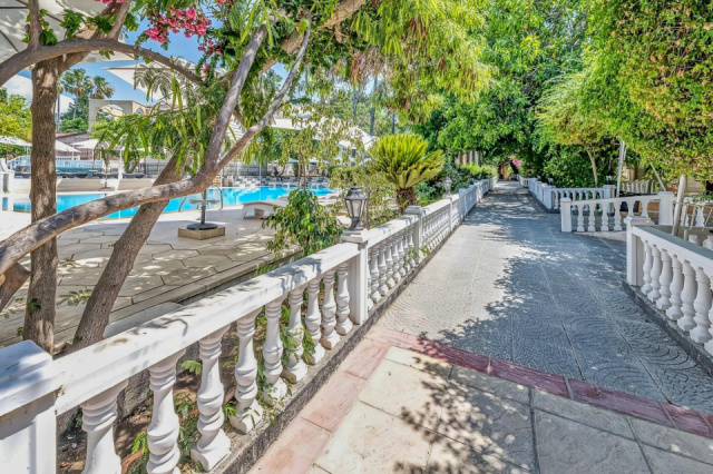 
RIVERSIDE GARDEN RESORT
