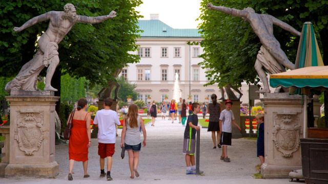 
Alpesi kalandok - Salzkammerguti-tóvidék: Hallstatti-tó, kirándulás a Sasfészekhez

