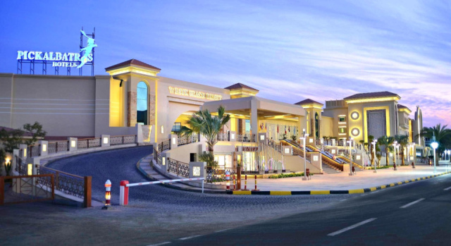 
Pickalbatros White Beach Resort
