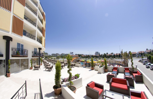 
Arabella World Hotel
