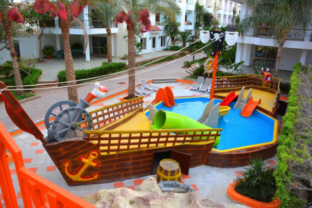 Minamark Beach Resort****