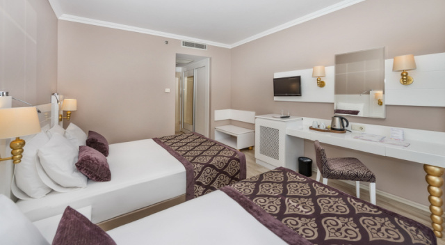 
Serenis Hotel
