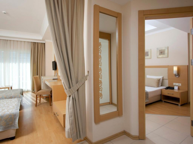 Solivia Hotel (Ex:Hotel Titan Select)*****
