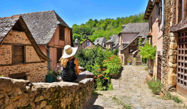 
UTAZÁS A FRANCIA KÖZÉPKORBA
