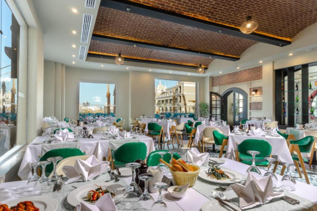 
TITANIC ROYAL HOTEL

