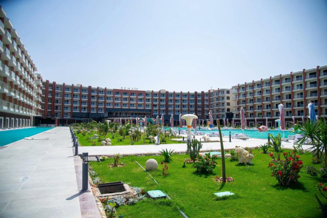 
Kairó - Alexandria (3 éj), Hurghada (4 éj)
