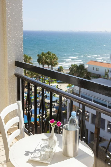 
Sandy Beach Hotel
