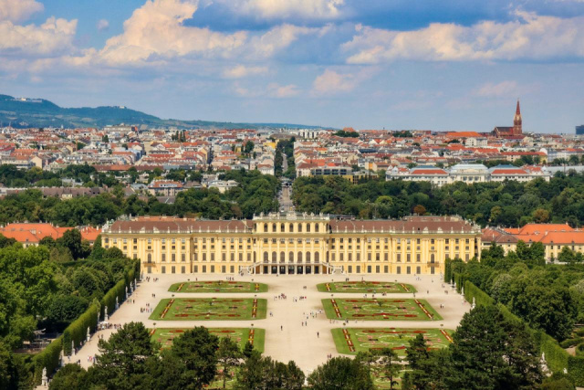 
Schönbrunni kastély és a Bécsi Filharmonikusok

