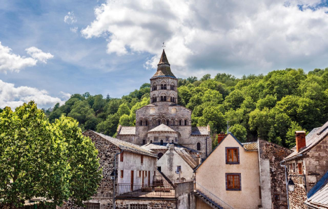 
UTAZÁS A FRANCIA KÖZÉPKORBA
