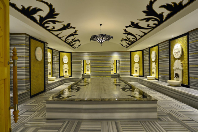 
Azura Deluxe Resort
