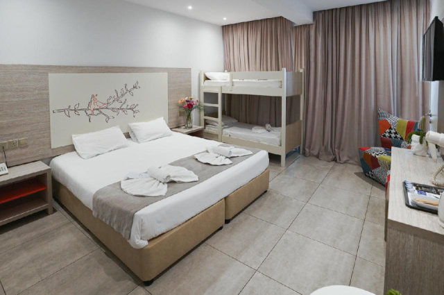 
Nicholas Color Hotel
