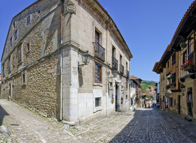 
ÉSZAK-SPANYOLORSZÁGTÓL BASZKFÖLDÖN ÁT PORTUGÁLIÁBA - El Camino és Szent Jakab zarándokút nyomában Santiago de Compostelán és Portó
