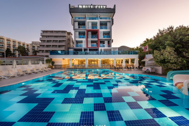 
White City Beach Hotel

