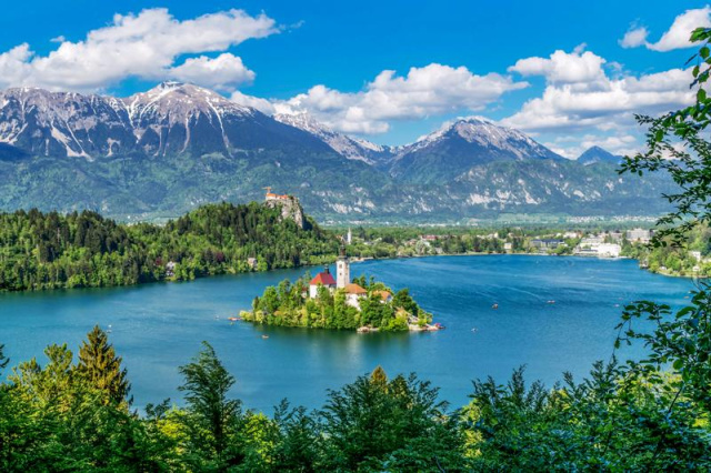 
SZLOVÉNIAI KÖRUTAZÁS TULIPÁNVIRÁGZÁSKOR - Kamnik Arborétum és 2 millió tulipán
