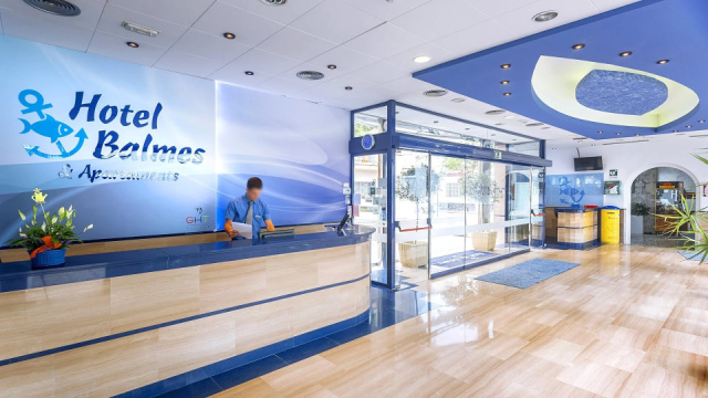 
Hotel GHT Balmes, Aparthotel & Splash
