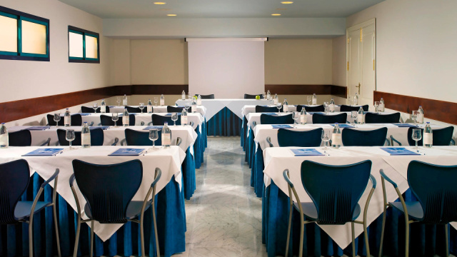 
Hotel H10 Playa Esmeralda
