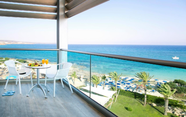 
Asterias Beach Hotel
